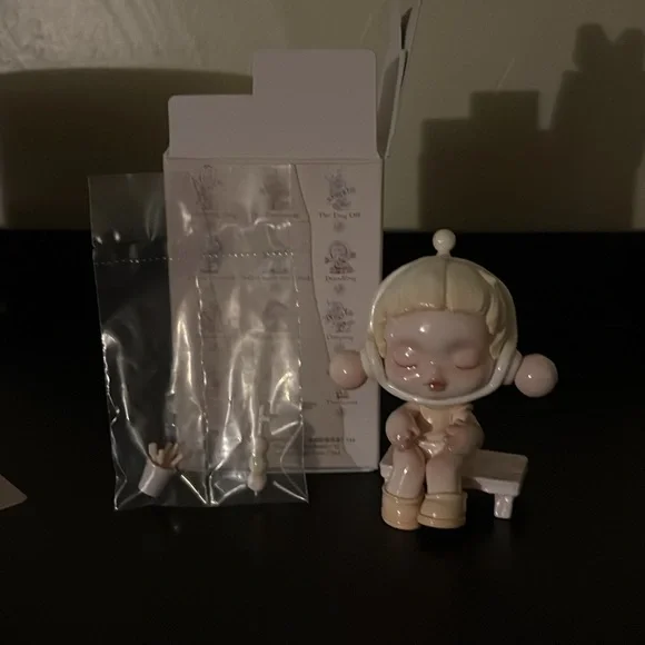 Skull Panda The Encounter Doll The Warmth Collectible Figurine with Box - Picture 4 of 8